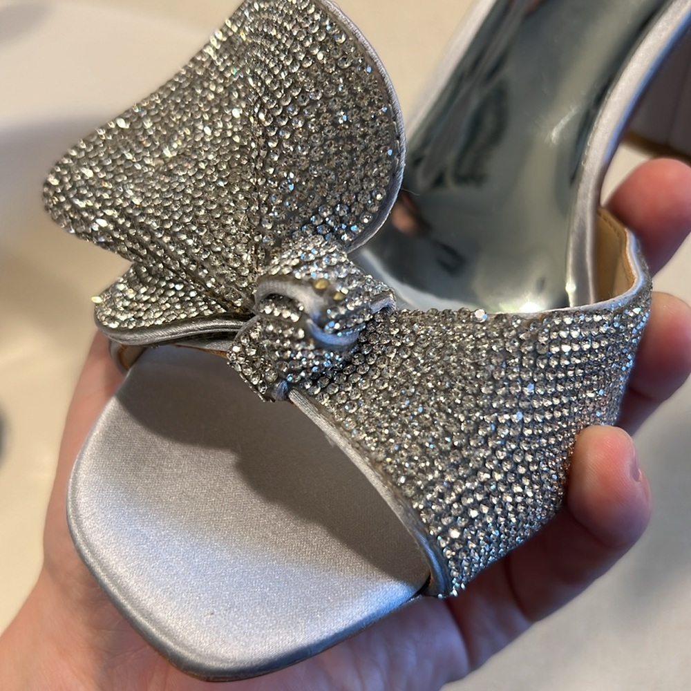 BADGLEY MISCHKA Poppy Rhinestone Bejeweled Block Heel Silver 7.5 - Picture 11 of 13